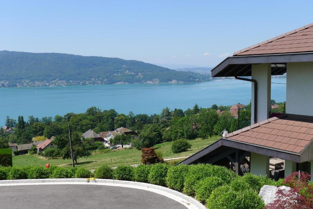 Le Clos Du Lac - Location De Chambres Veyrier-du-Lac Εξωτερικό φωτογραφία